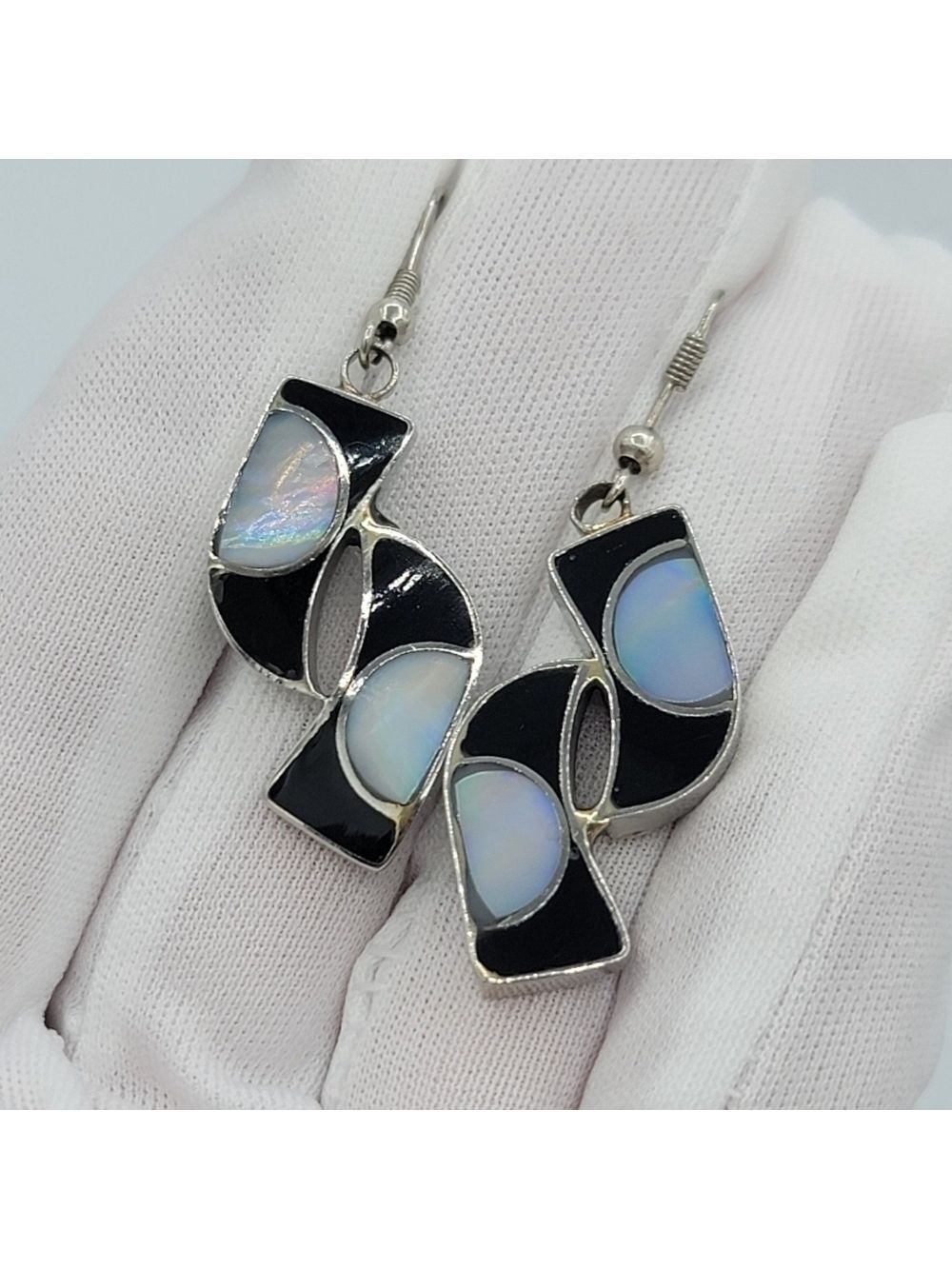 Silvertone Iridescent Earrings #1126